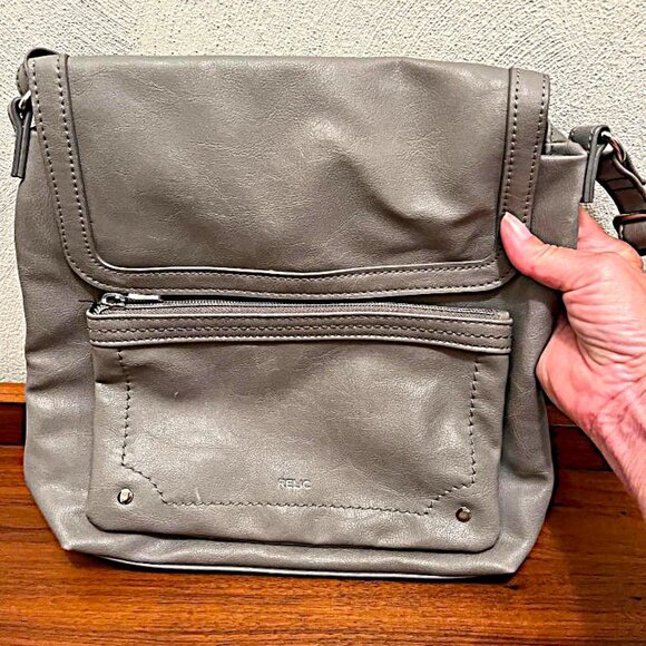 Relic Medium Crossbody Bag Purse Snap closure many pockets Soft Gray 11X10X2.5 - Picture 1 of 7